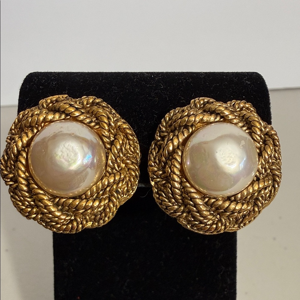 CHANEL Gold Braided Pearl 1” clip on authentic Earrings